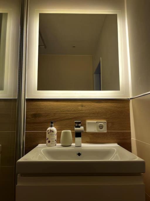 Apartment Schoenes City-studio - 10 Min Bis Zur Messe Düsseldorf